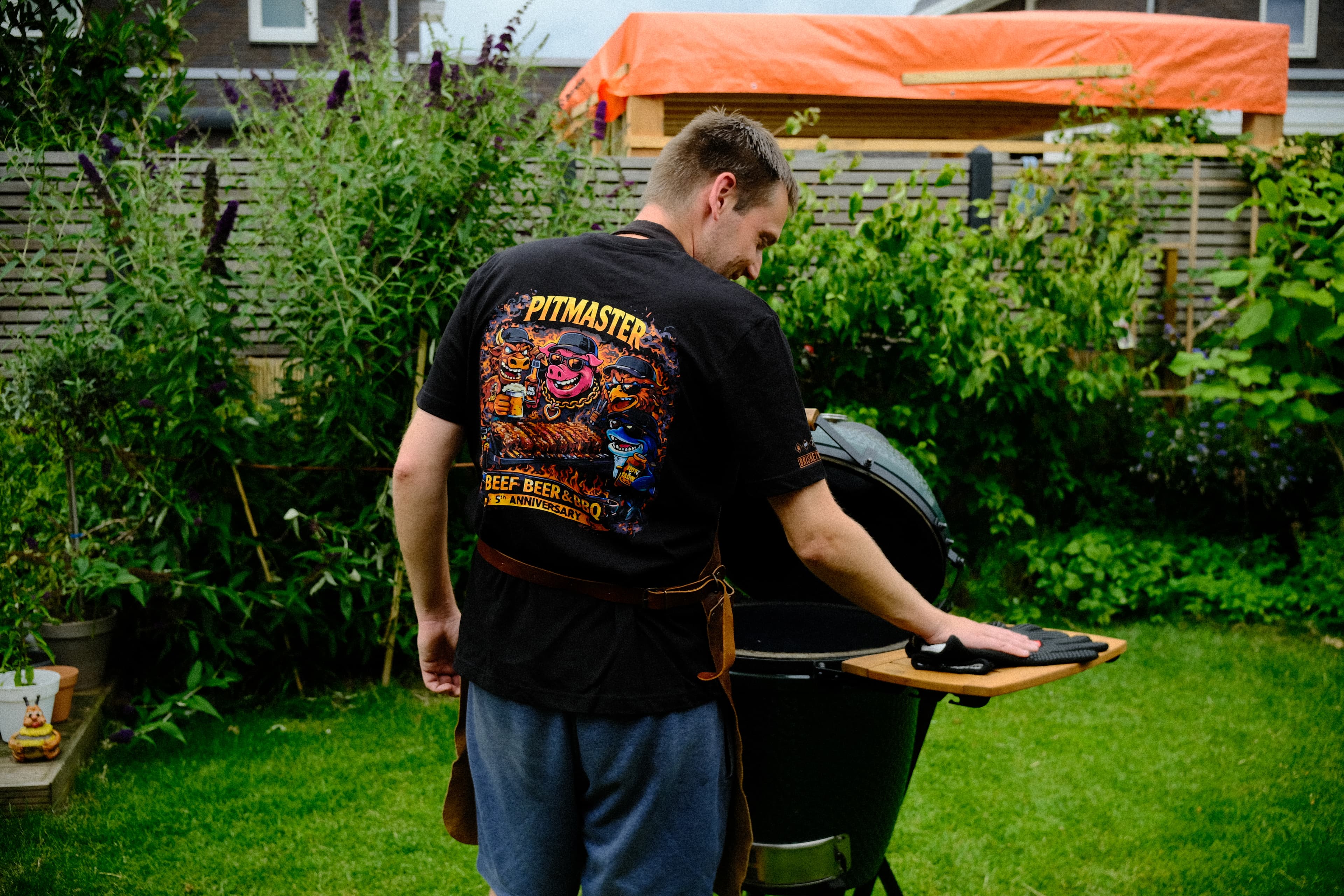 Maarto bij de Big Green Egg